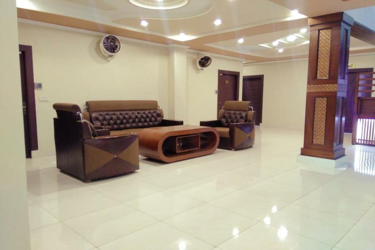 Hotel Crown Inn Multan Exterior photo