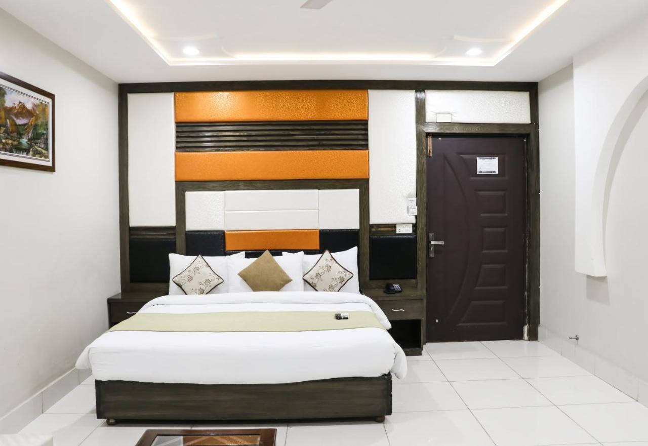 Hotel Crown Inn Multan Exterior photo