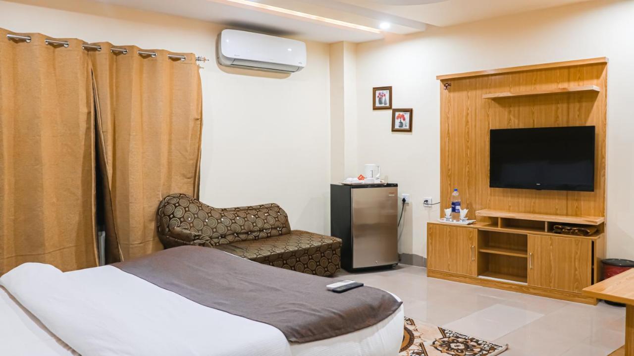 Hotel Crown Inn Multan Exterior photo
