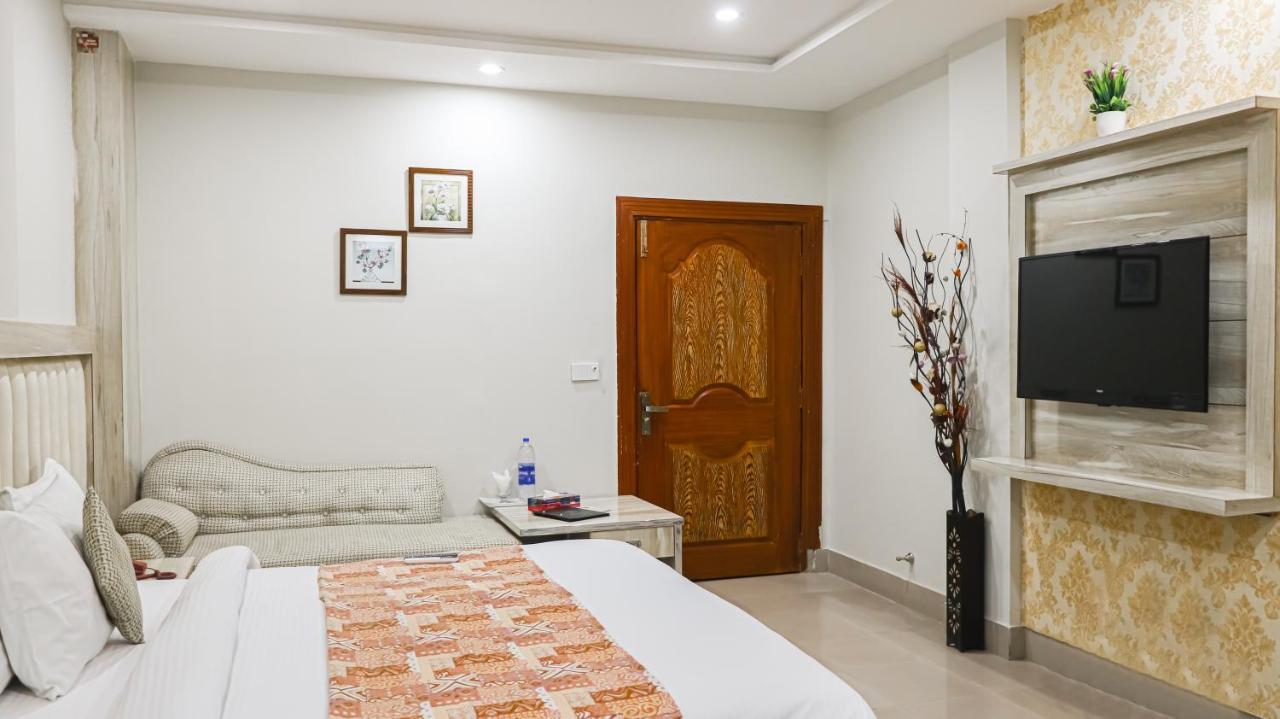 Hotel Crown Inn Multan Exterior photo