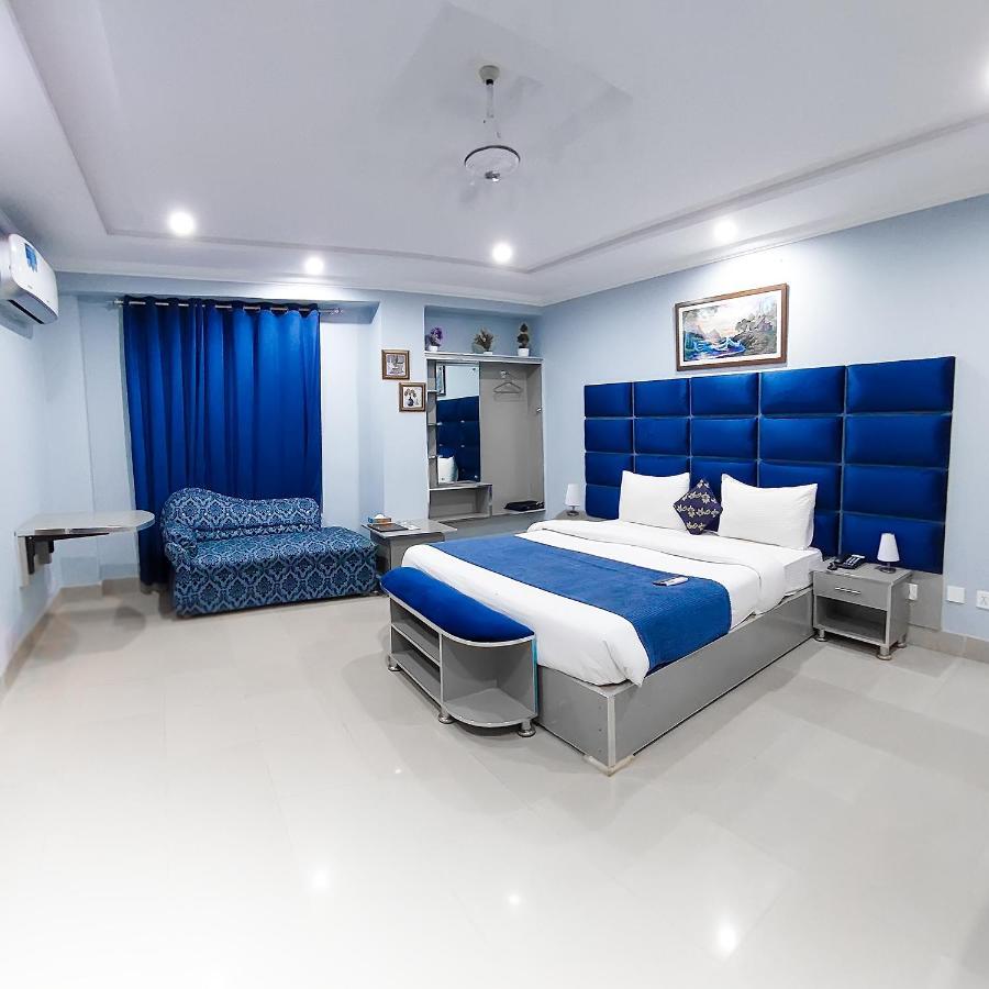 Hotel Crown Inn Multan Exterior photo