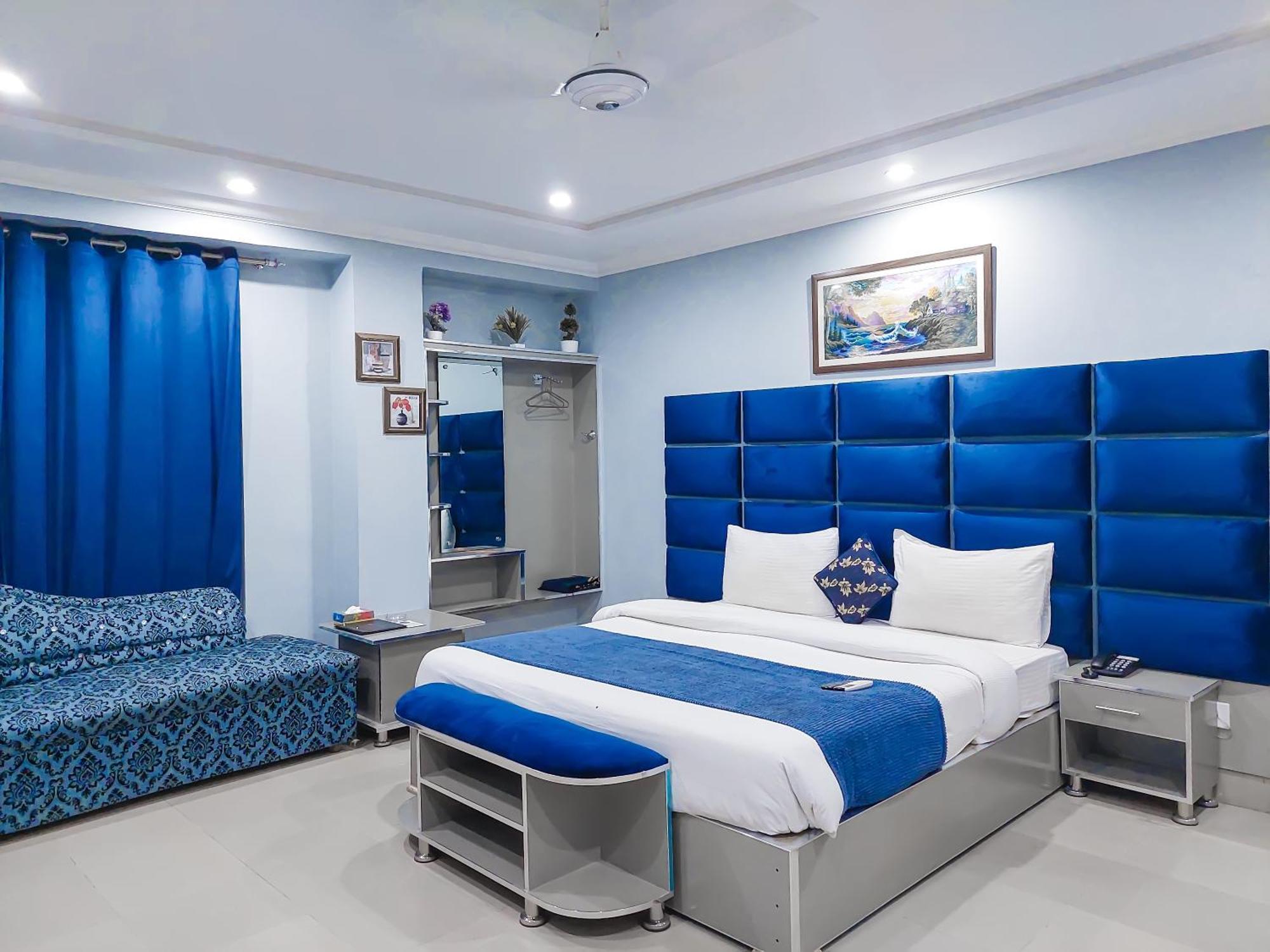 Hotel Crown Inn Multan Exterior photo