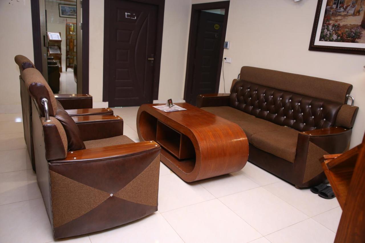 Hotel Crown Inn Multan Exterior photo