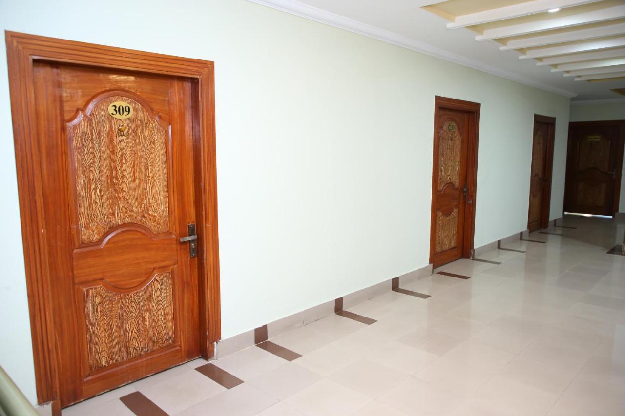 Hotel Crown Inn Multan Exterior photo