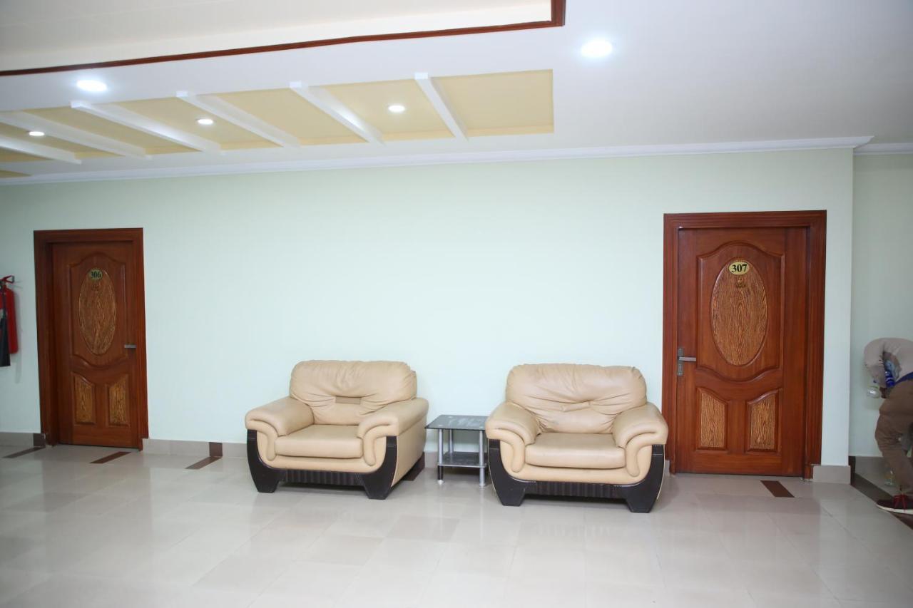 Hotel Crown Inn Multan Exterior photo